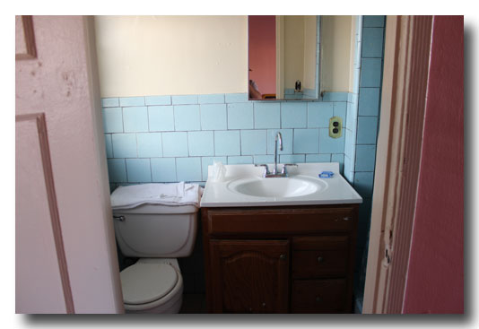 Pink Motel | Room 2 | Bathroom
