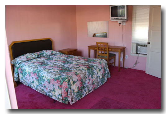 Pink Motel | Room 2
